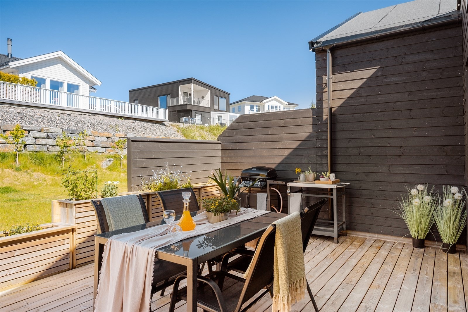 Perfekt for utemøbler, grill og gode stunder Galleribilde