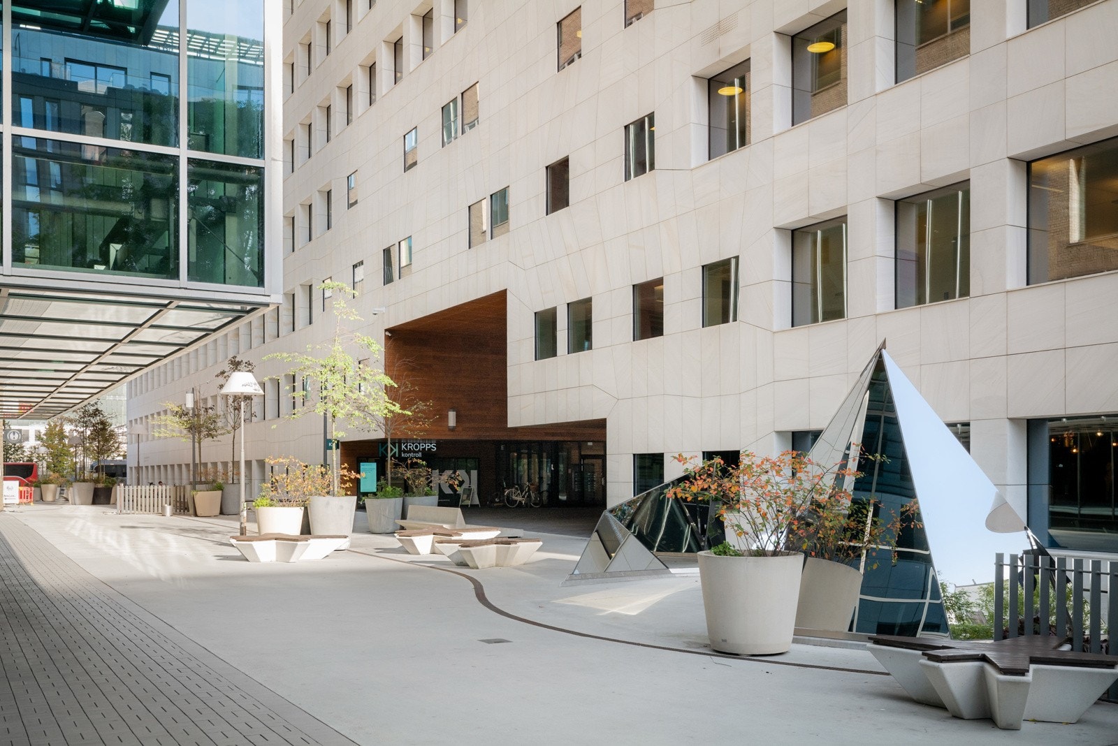 Her bor du meget urbant med alt du måtte trenge rett utenfor døren! Galleribilde