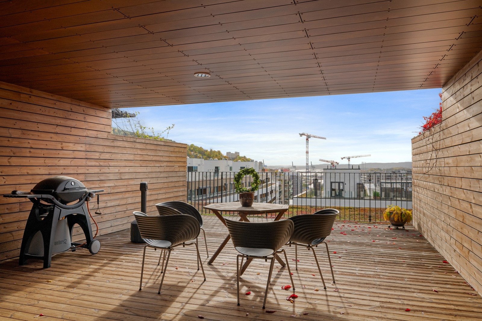 Sameiet har flere herlige fellesområder og takterrasser med flott utsikt. Galleribilde