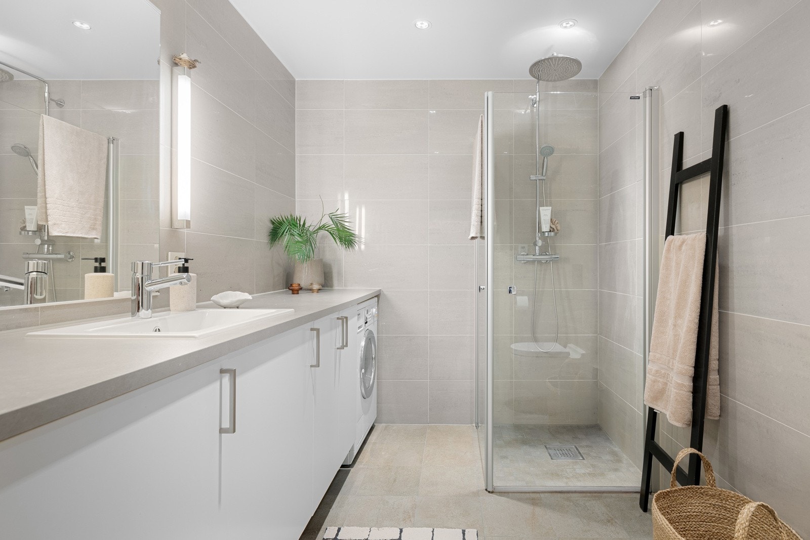 Leiligheten har et delikat baderom av god størrelse. Galleribilde