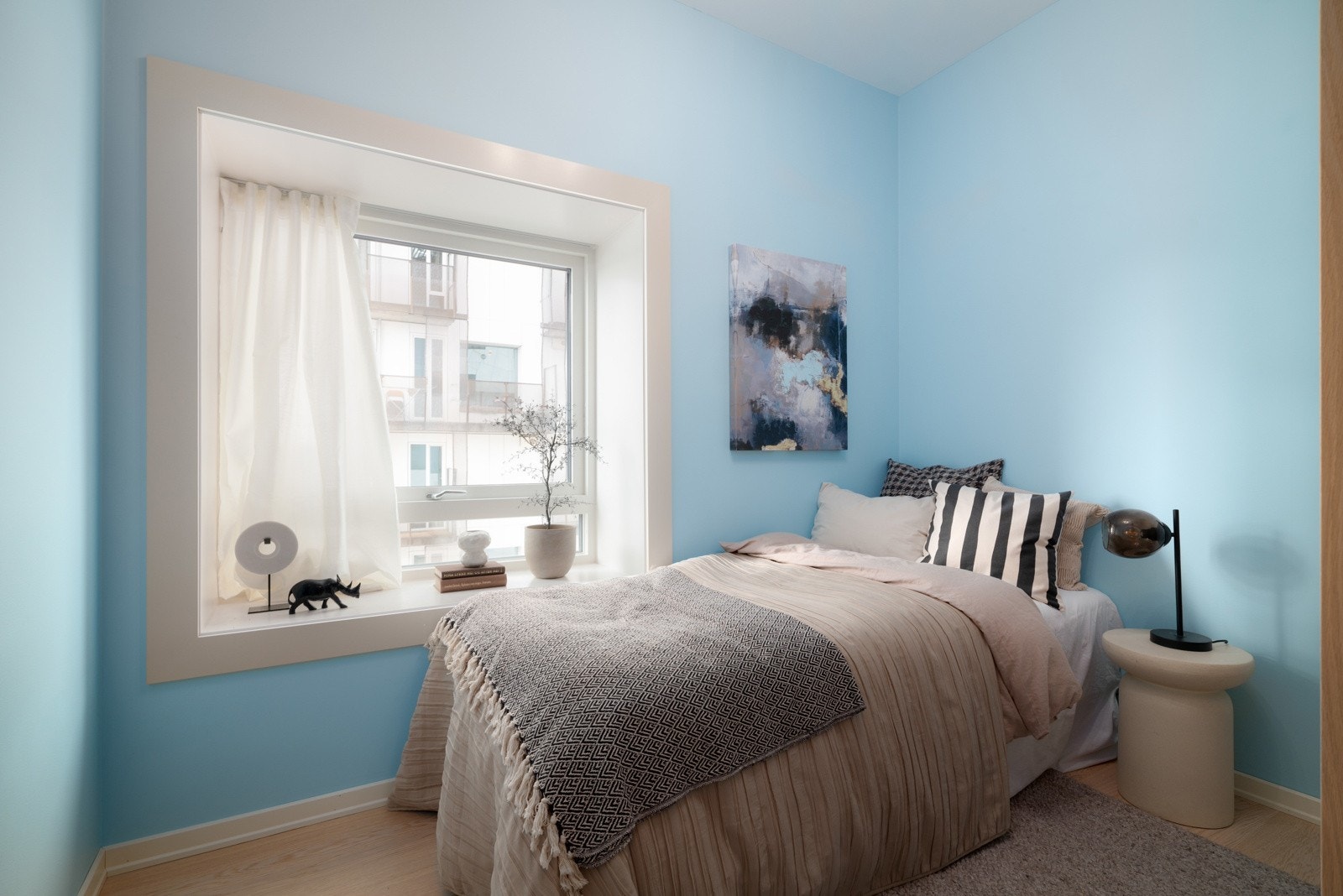 Det andre soverommet kan fint benyttes som enten kontor, gjesterom eller barnerom. Galleribilde