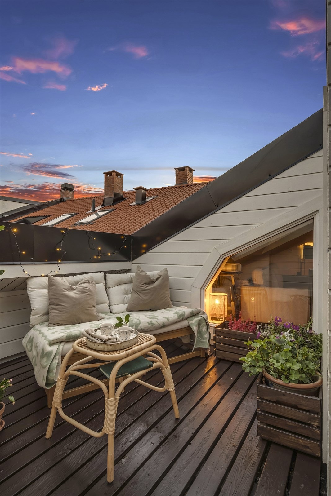 Dette er en herlig uteplass hvor du kan skape en hyggelig atmosfære. Galleribilde