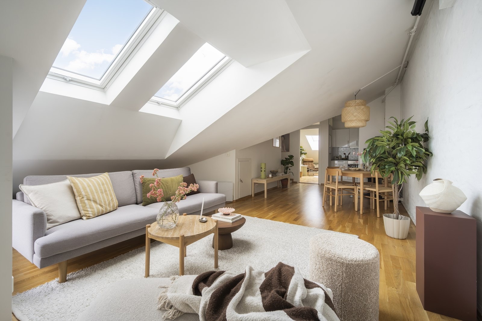 Hele leiligheten ble malt i 2025/2026. Galleribilde