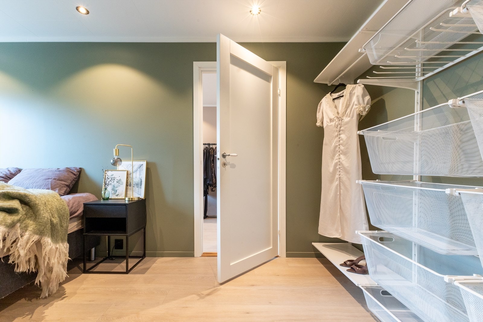 Soverom 3 har i tillegg en romslig garderobe. Galleribilde