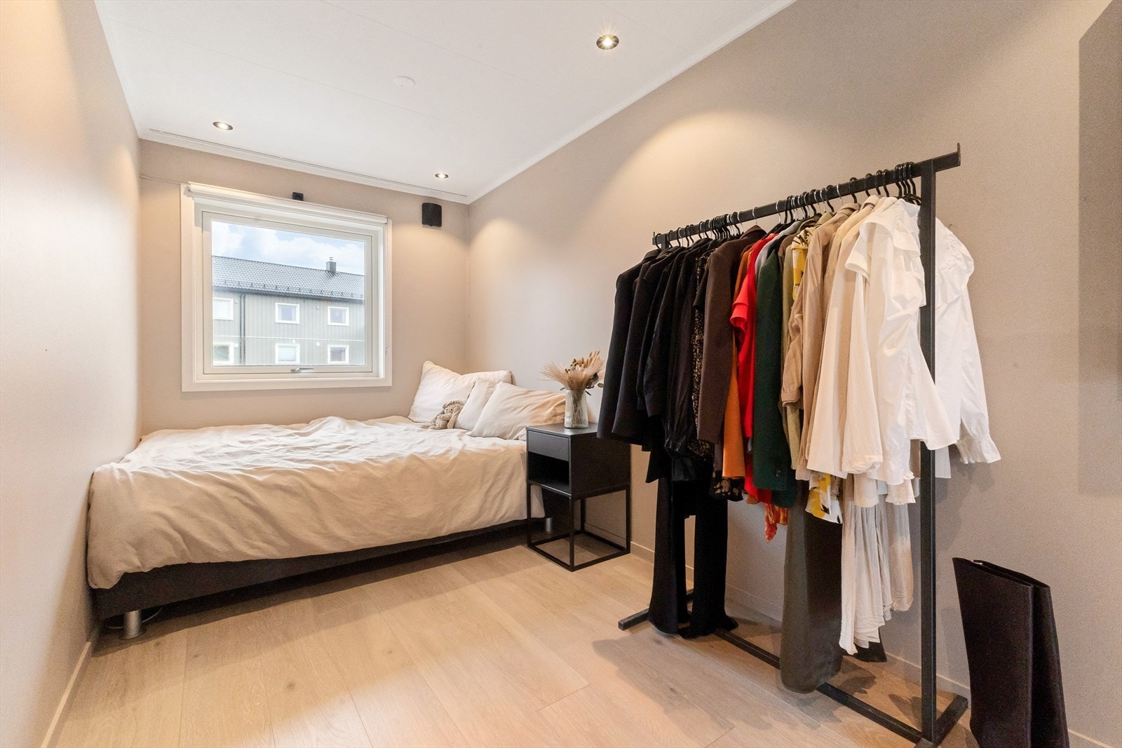 Soverom 4. Hit kommer du både fra stuen og via soverom 3. Galleribilde