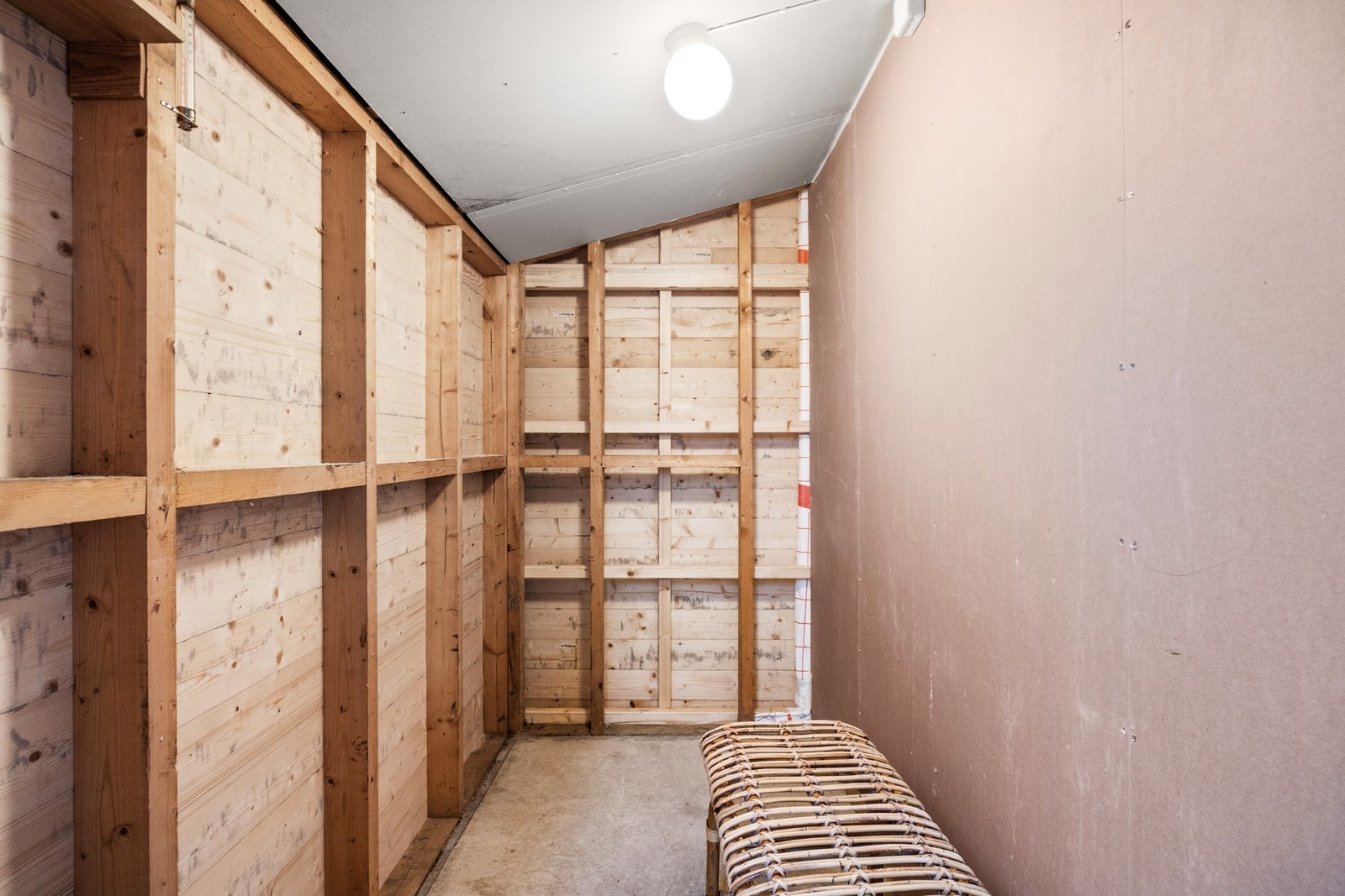 Ved inngangspartiet er det en utvendig bod på 3 kvm Galleribilde