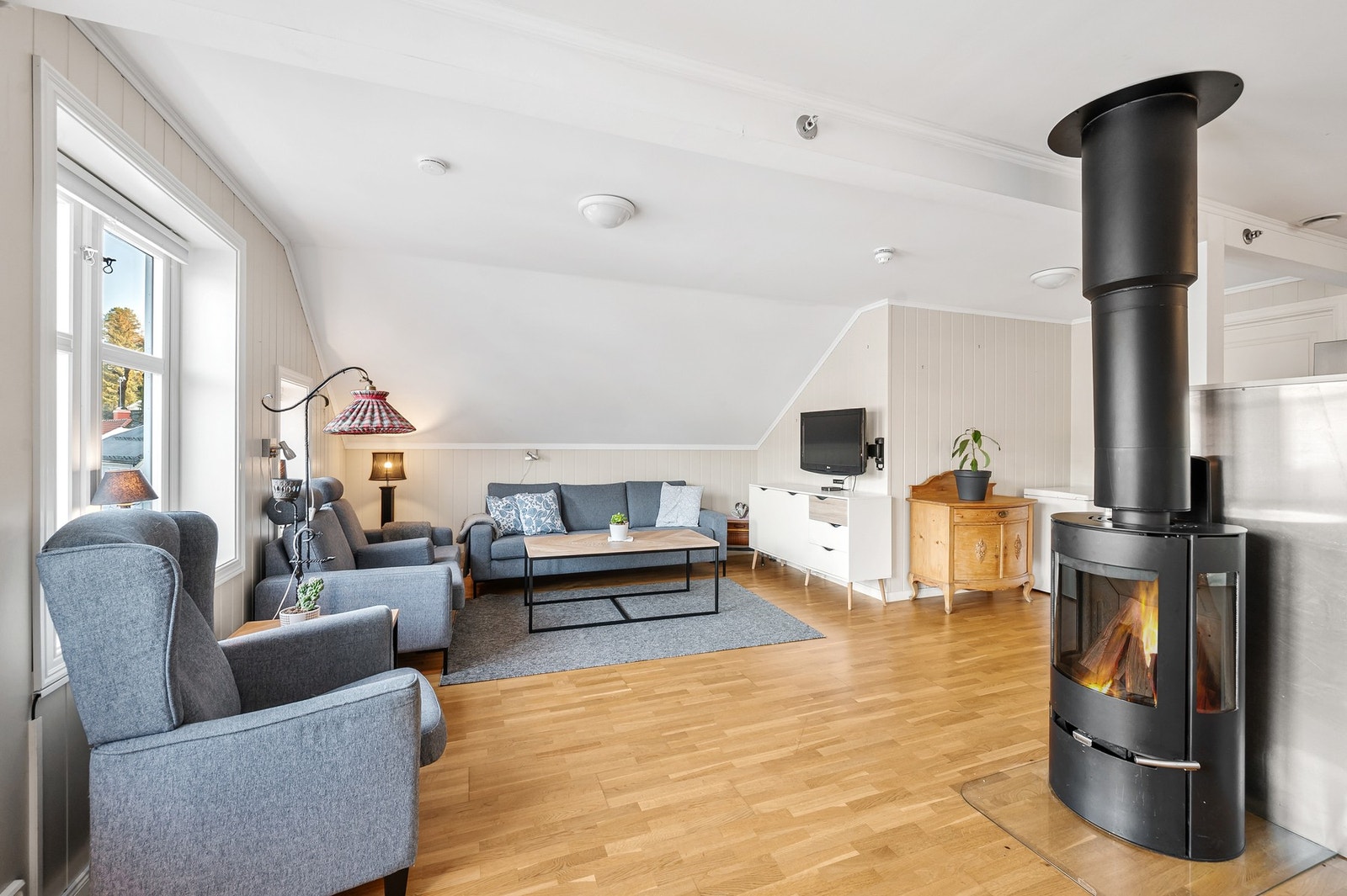 Privatmegleren ved Maren Goderstad har gleden av å presentere Hovedgata 27. Galleribilde