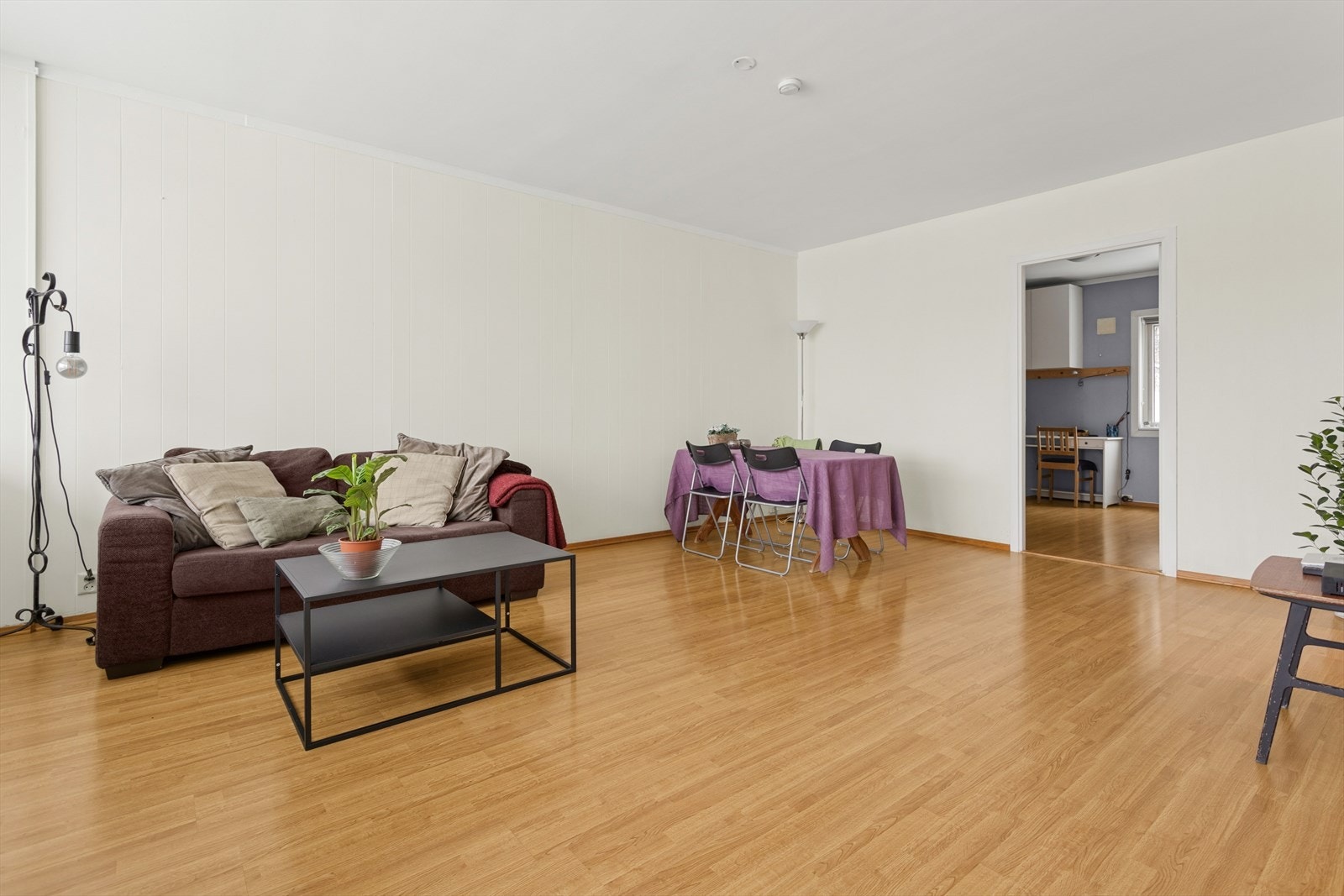 Dette er en bolig med stort potensiale som passer perfekt for de som ønsker et hjem der de med litt innsats kan få det slik de selv ønsker. Galleribilde