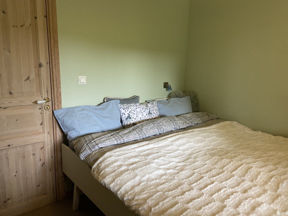 Soverom 1 med to senger/dobbelseng Galleribilde