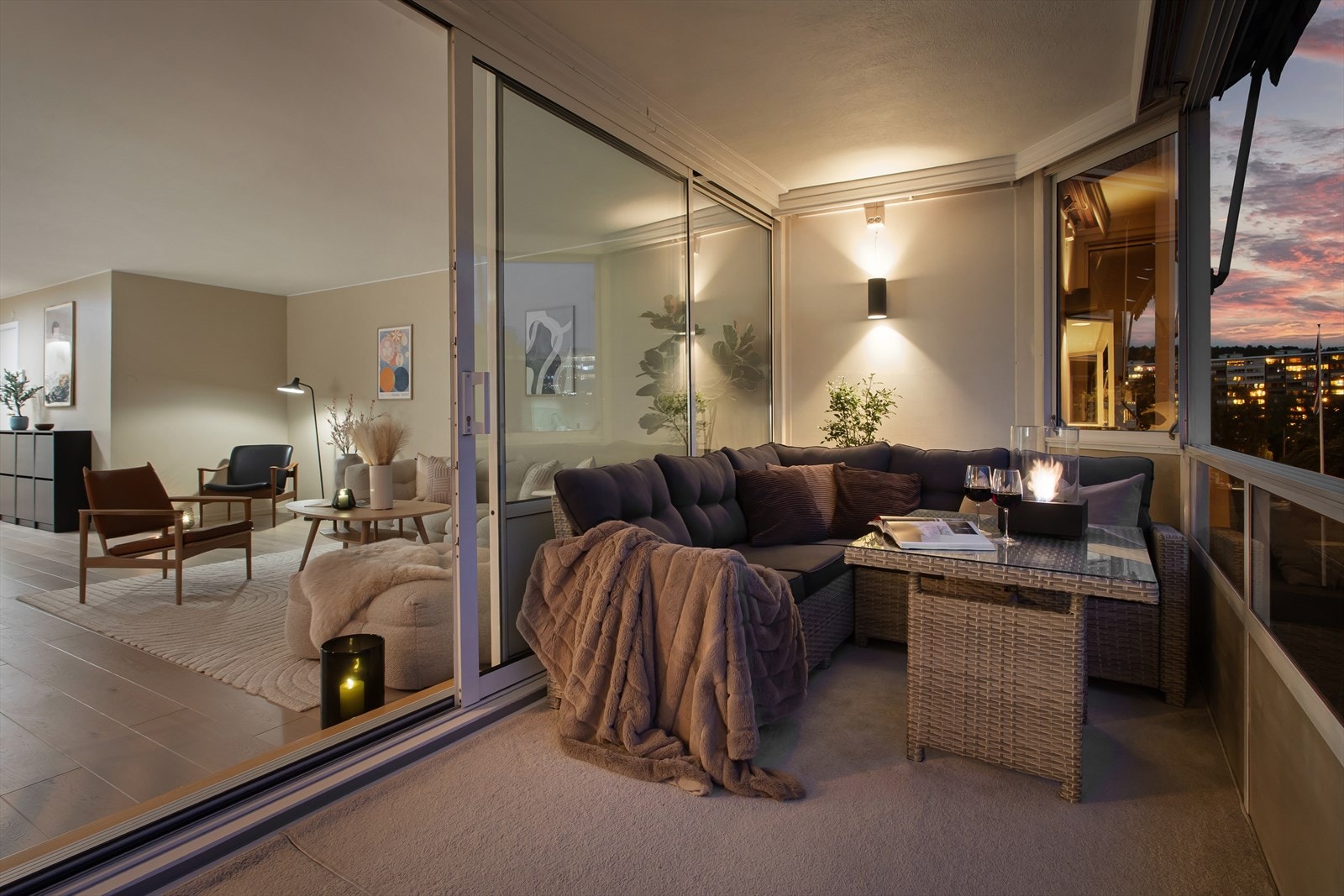 En lys, gjennomgående og romslig 3-roms med tilbaketrukket og skjermet beliggenhet. Galleribilde