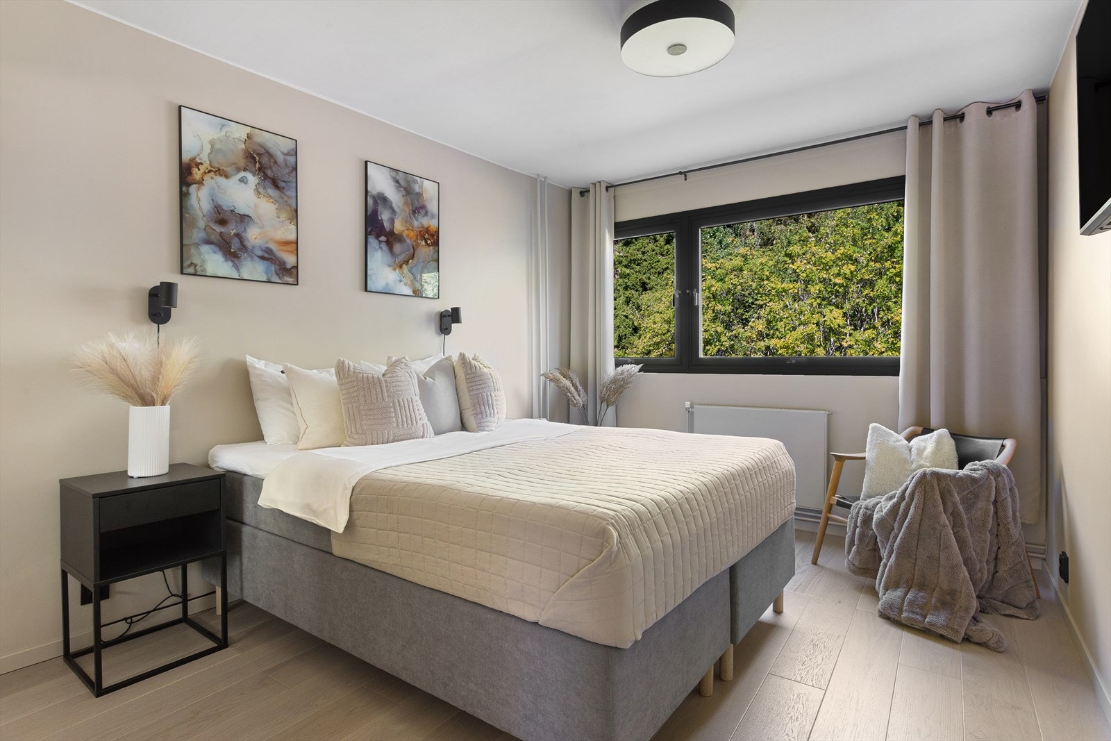 Soverommet er vendt mot rolig bakside uten innsyn. Galleribilde