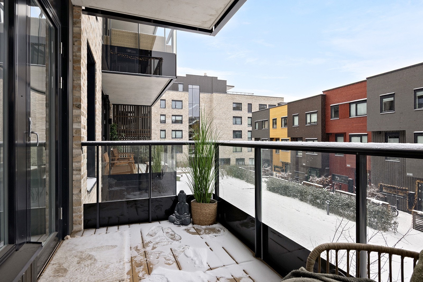 Flott vest-nordvestvendt balkomg på ca. 6 kvm Galleribilde