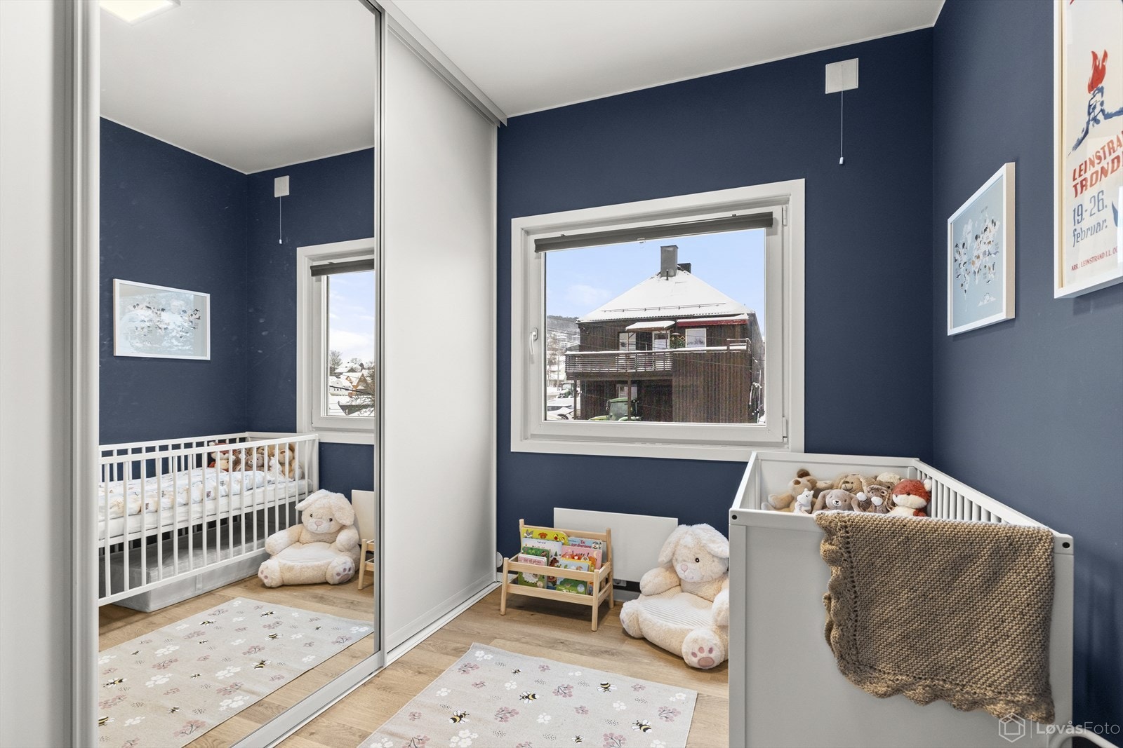 Soverom velegnet som barnerom, gjesterom eller kontor. Galleribilde