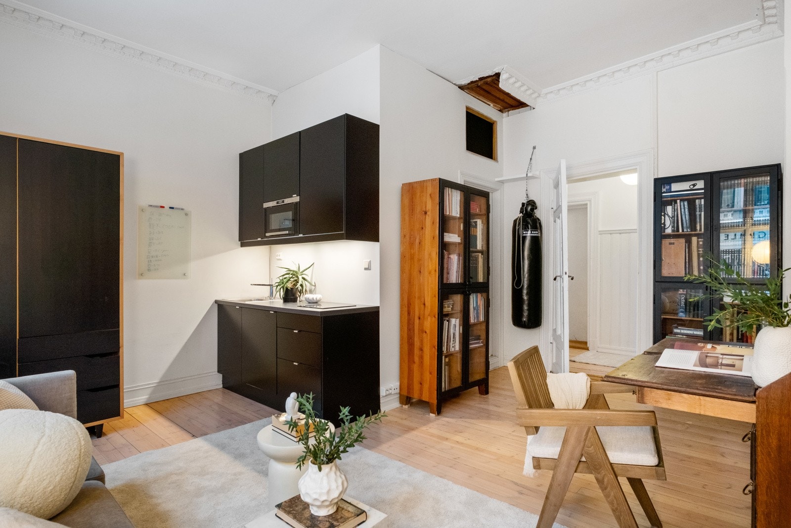 Hybeldelen har plass for eget kjøkken og stue med eget bad. Galleribilde