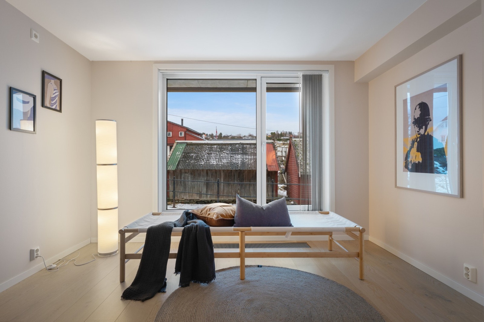 - Hjørne er perfekt til lese krok, sofakrok eller utstrekning av kjøkken - Galleribilde