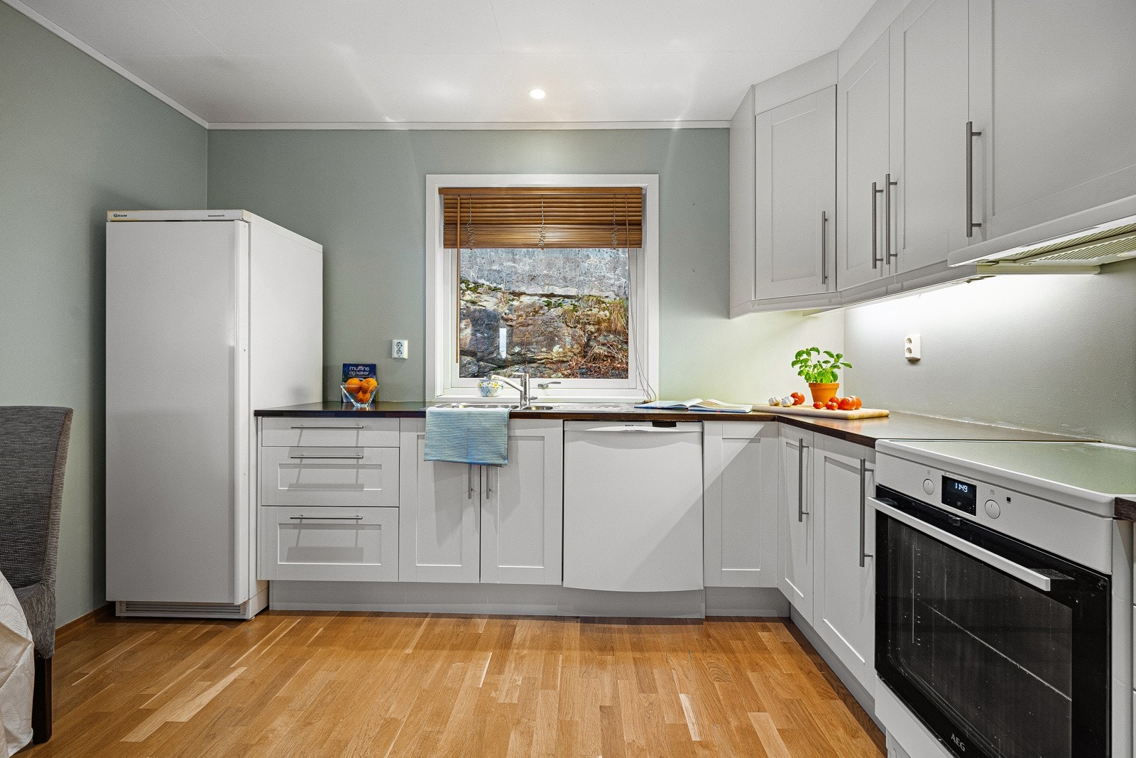 Det er godt med eget romslig kjøkkenrom Galleribilde