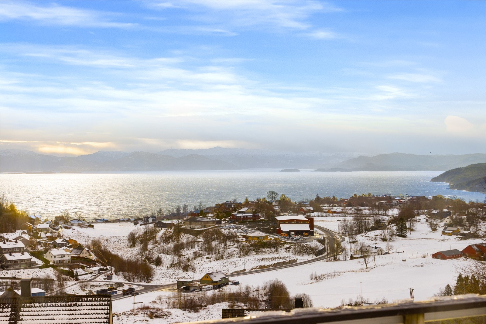 og utover nærområde og Bjørnafjorden i front Galleribilde