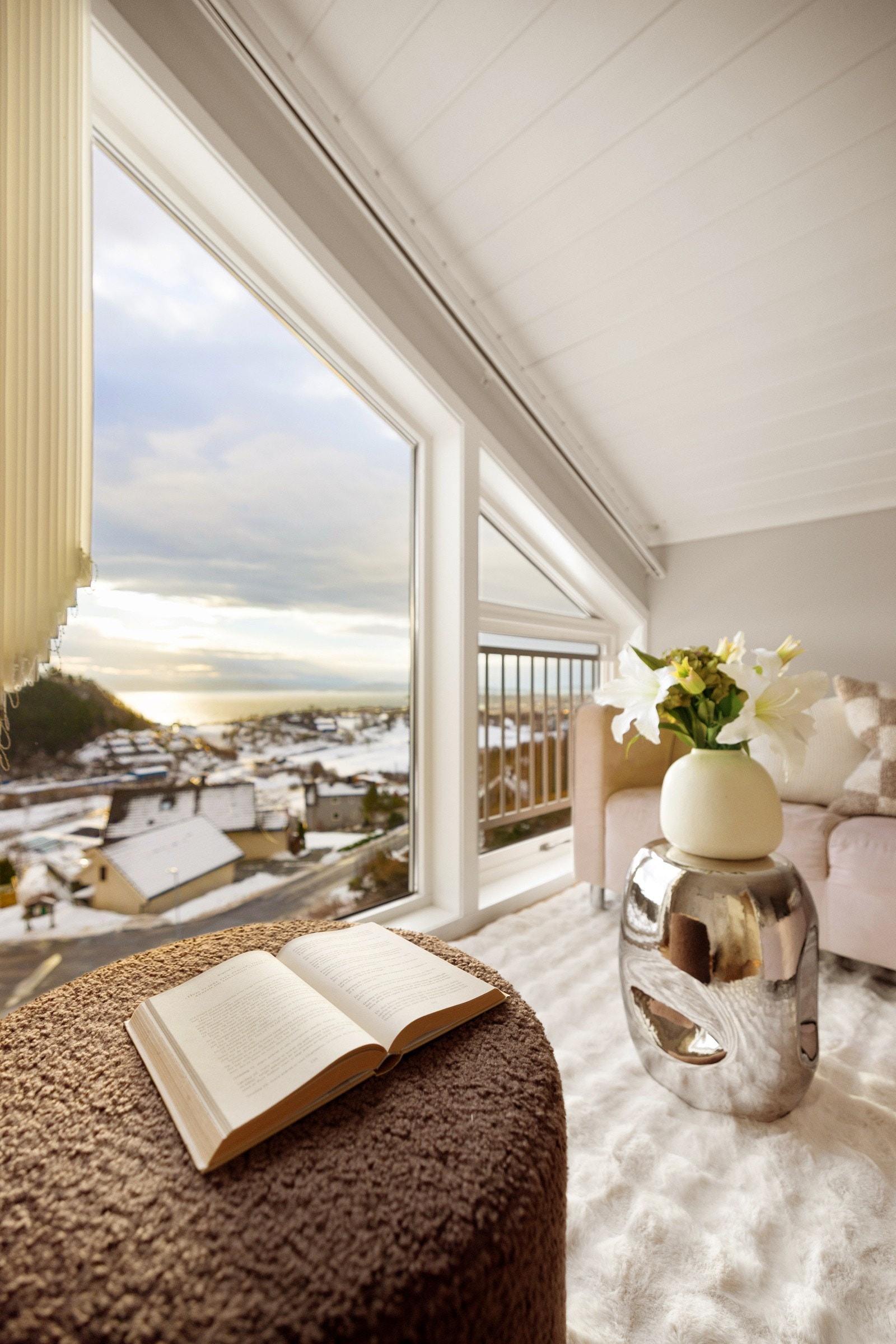 En herlig liten loftstue, også her med flott utsikt Galleribilde