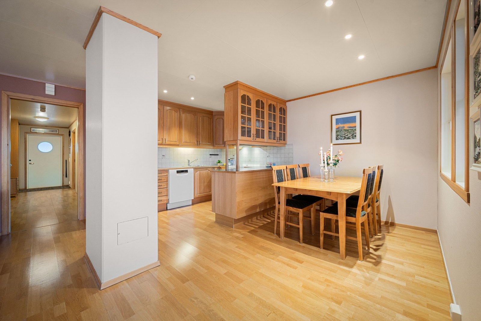 Kjøkken og spisestue Galleribilde