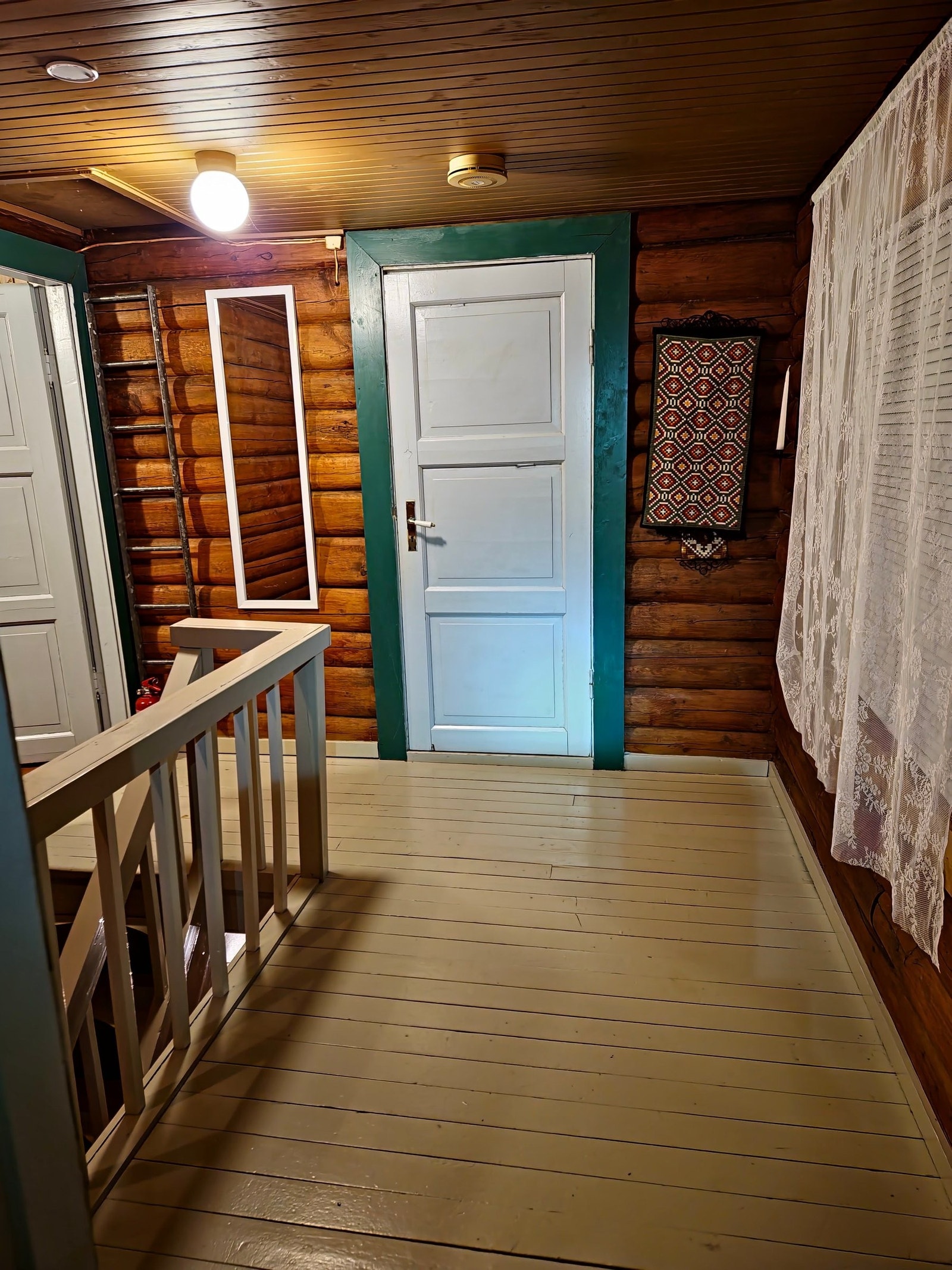 Trapperom 2. etg. Dør mot soverom 1. Galleribilde