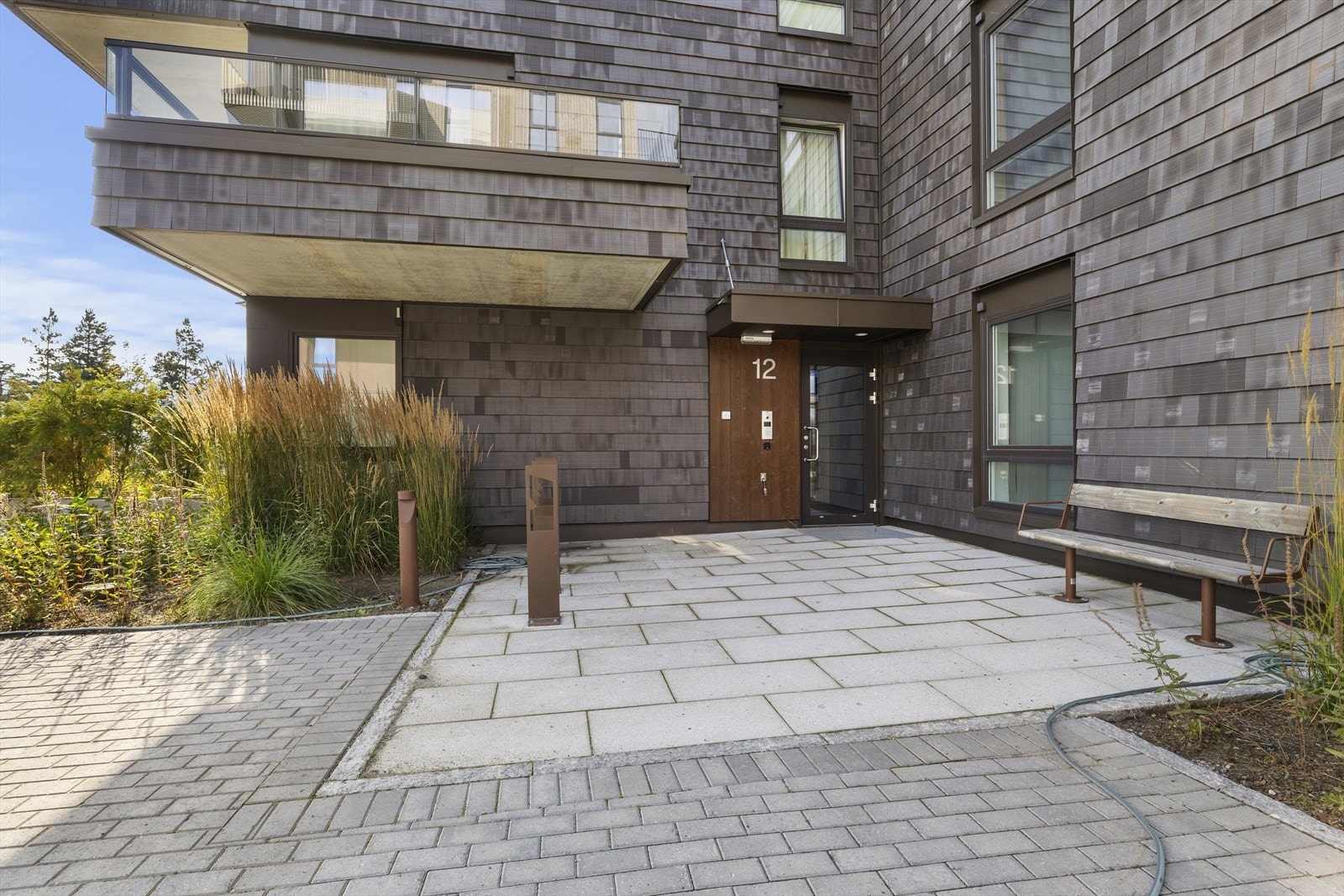 Koselig inngangsparti som ønsker deg velkommen hver dag. Galleribilde