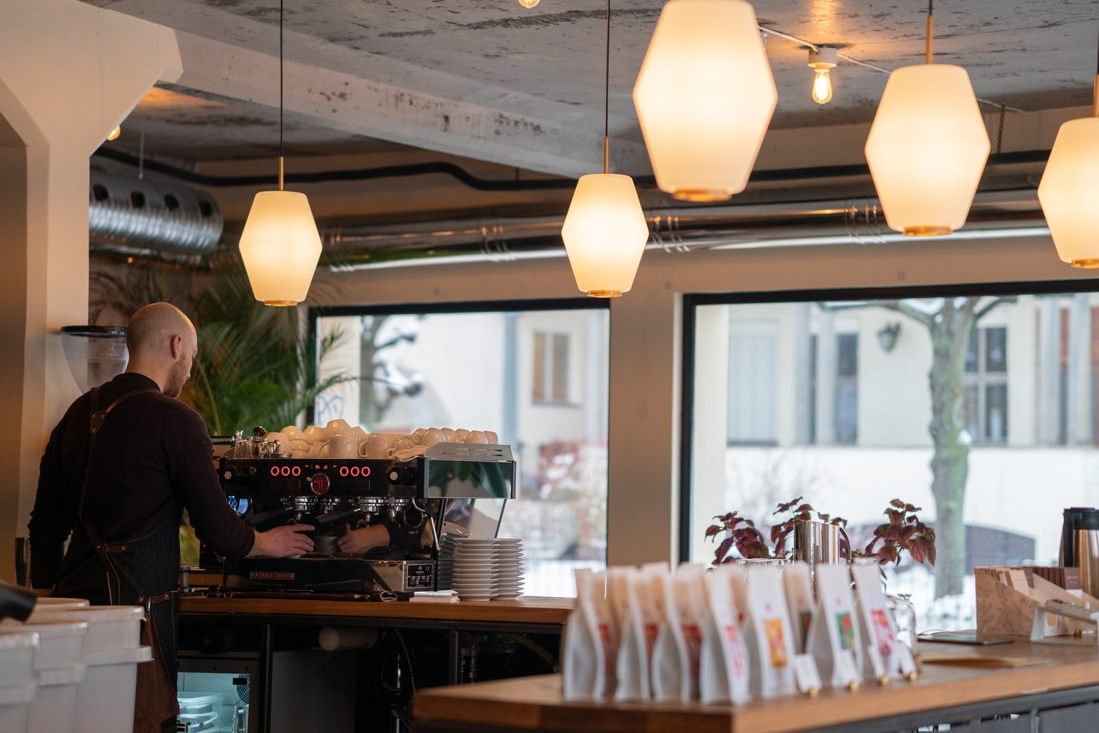 Fuglen kaffe- og cocktailbar Galleribilde