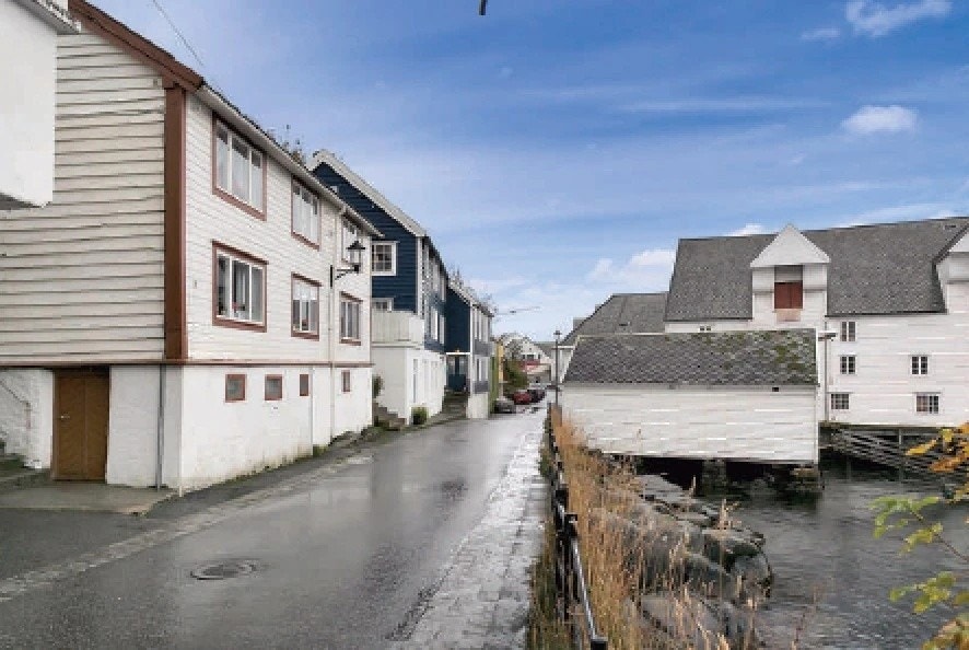 Huset er ein liten enebolig i Molovegen. Galleribilde