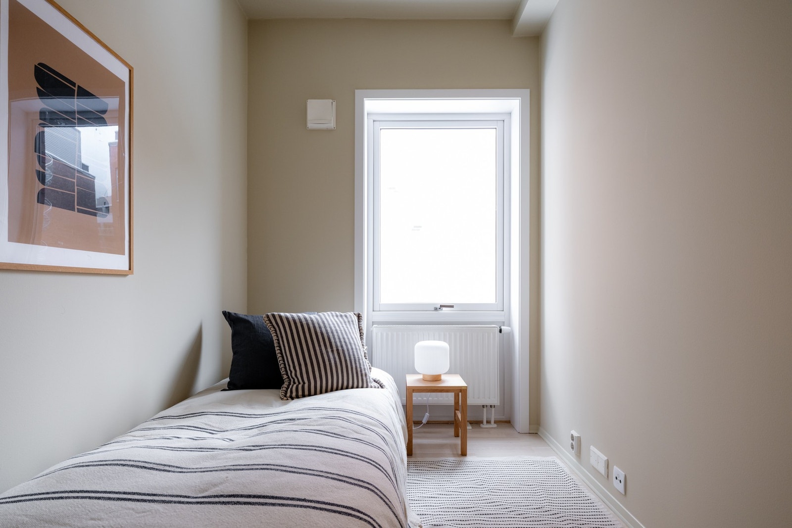 Rommet passer perfekt til deg som ønsker et gjesterom, kontor eller barnerom! Galleribilde