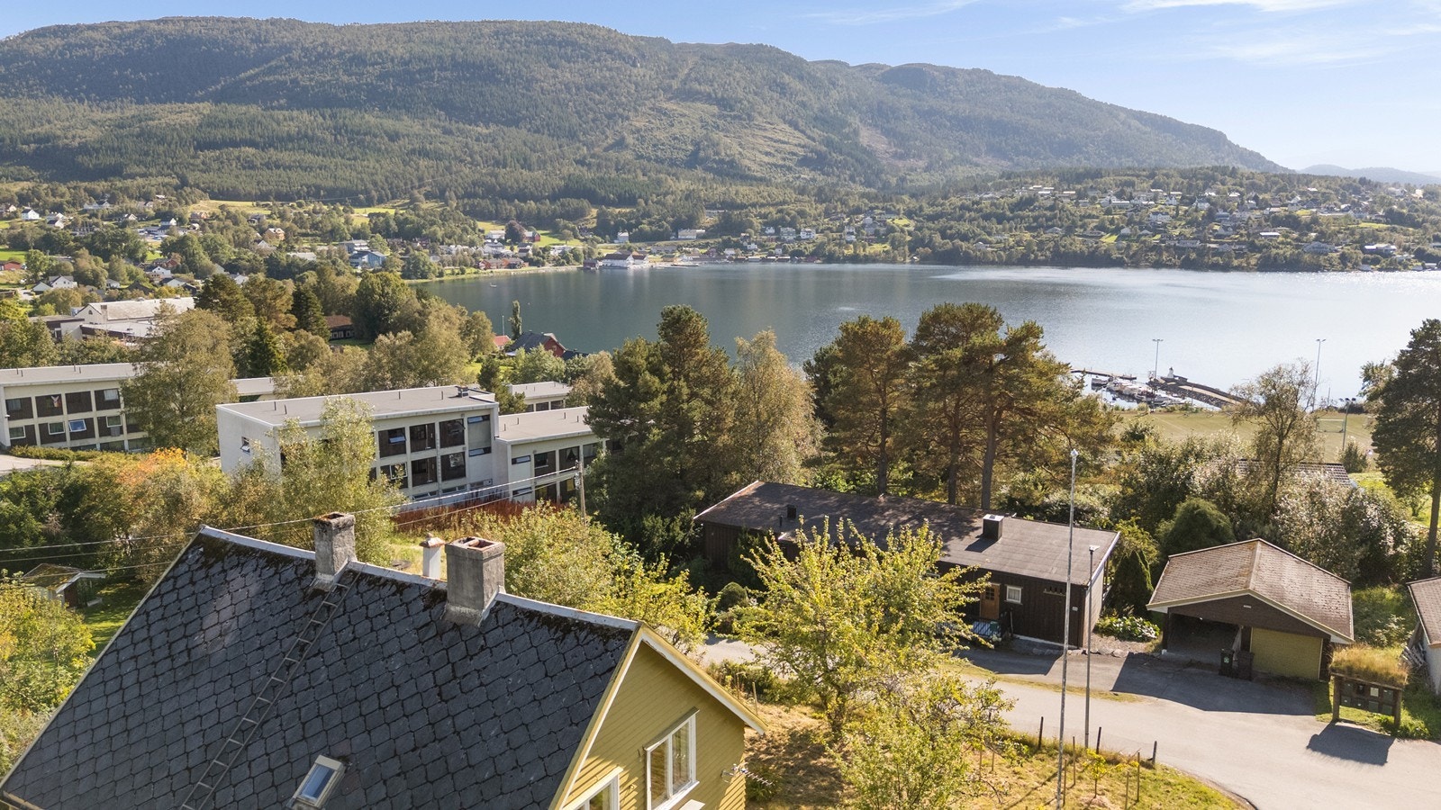 Kort vei til fjorden. Galleribilde