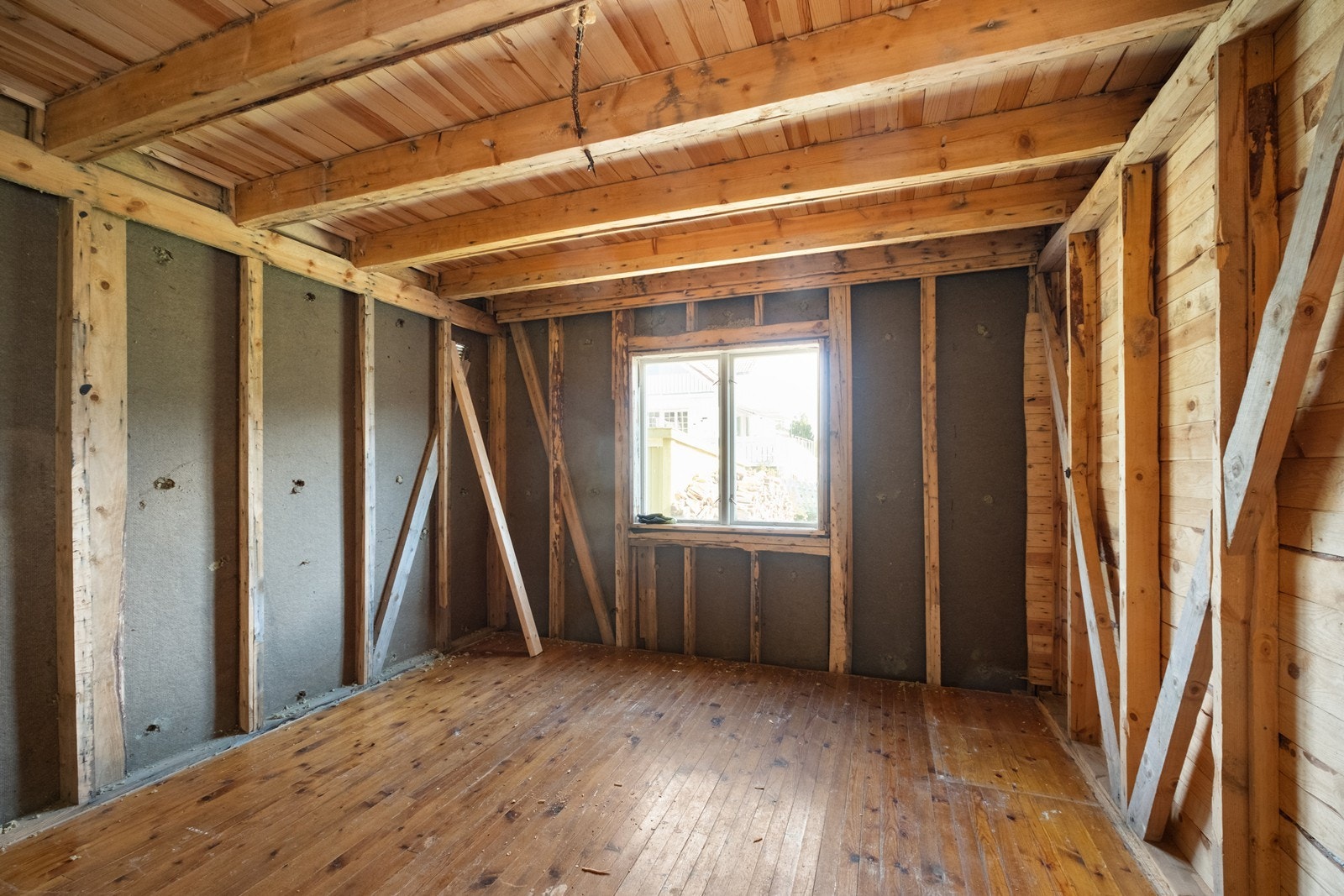 Slik boligen står i dag er en solid base for videre renovering. Galleribilde