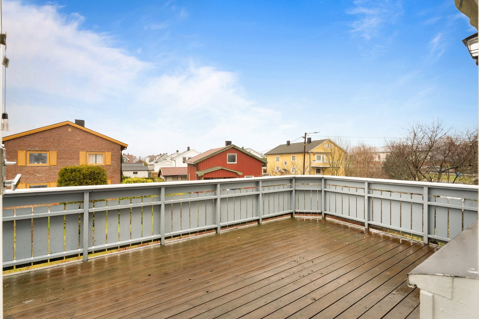 Nordvendt balkong som er på ca 16 m². Galleribilde