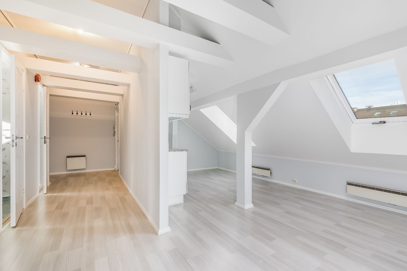 Nytt gulv i hele leiligheten Galleribilde