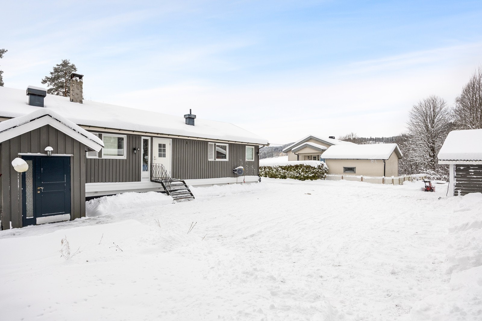 Gårdsplassen. Galleribilde