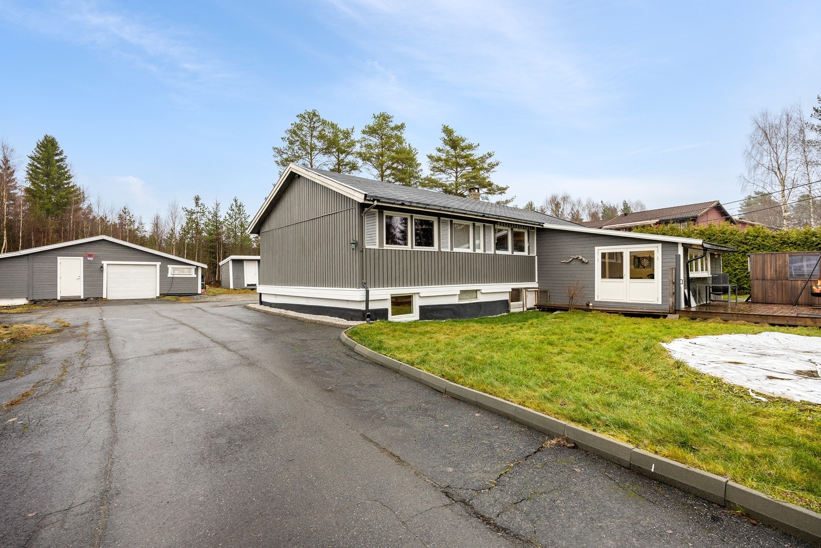 Høstbilder fra Einerhaugveien 24. Galleribilde