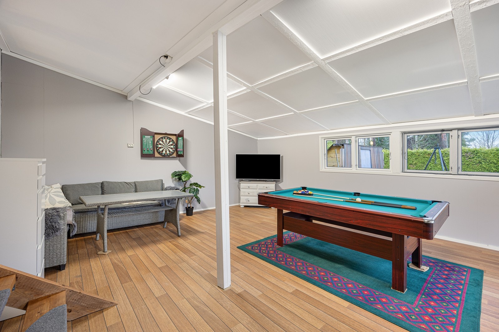 Tilbygget vinterhage (ikke byggemeldt og godkjent). Galleribilde