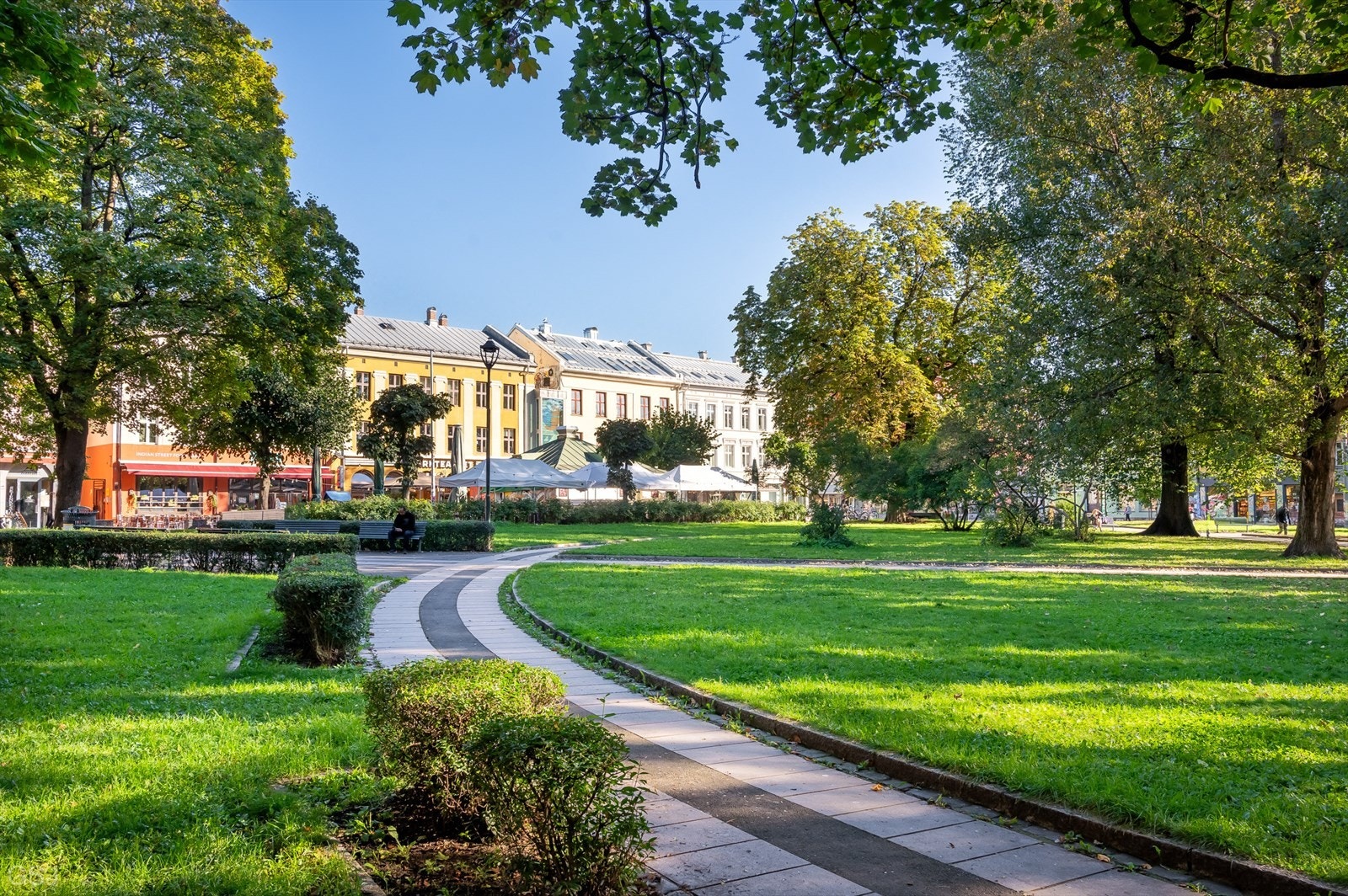 Olaf Ryes plass som nærmeste nabo Galleribilde