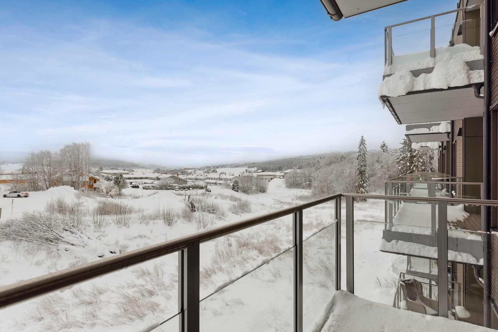 Her kan du virkelig nyte lange sommerdager i solrike og trivelige omgivelser - perfekt for avslapning eller hyggelige stunder med familie og venner. Galleribilde