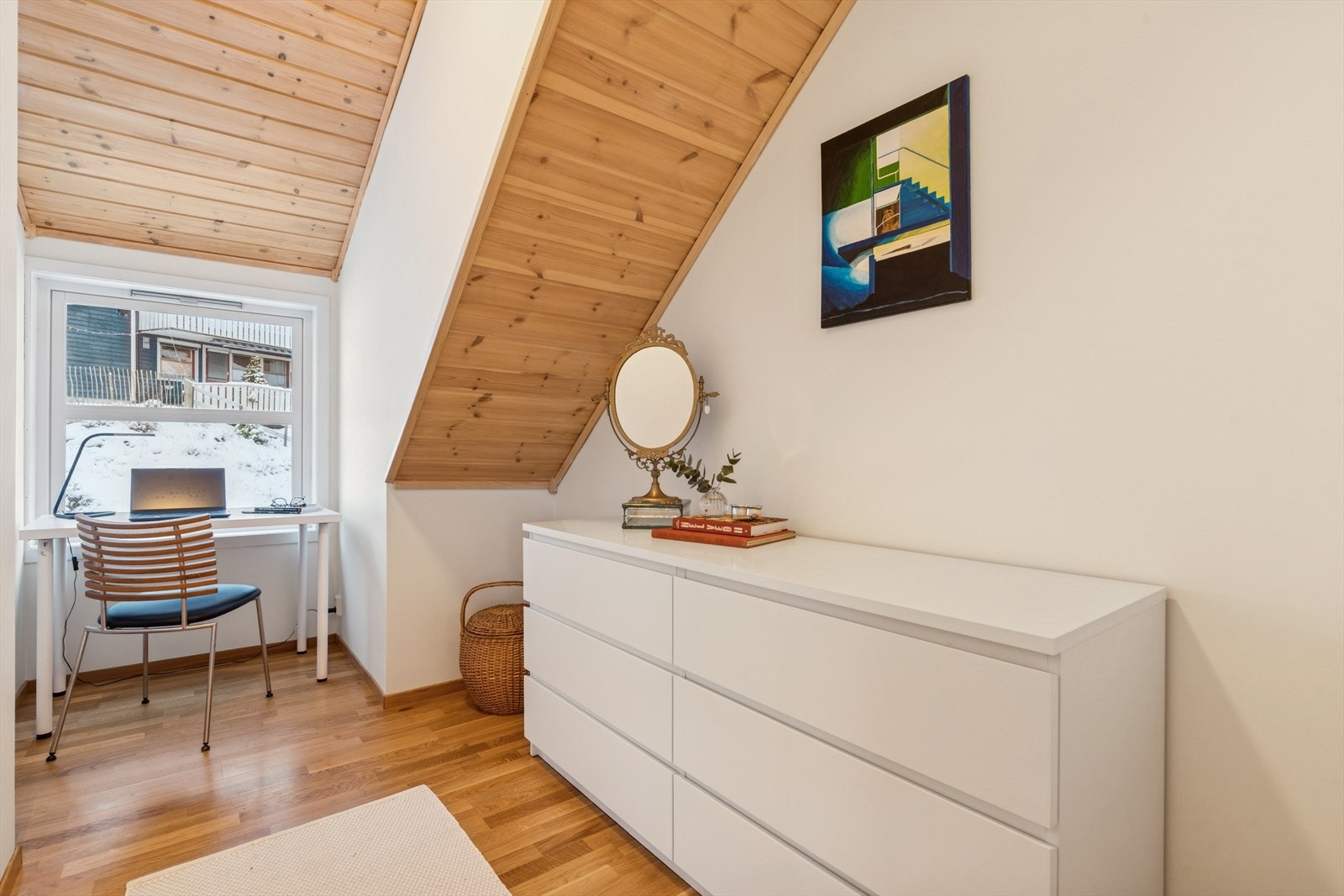 Rommet er i dag innredet som hjemmekontor Galleribilde