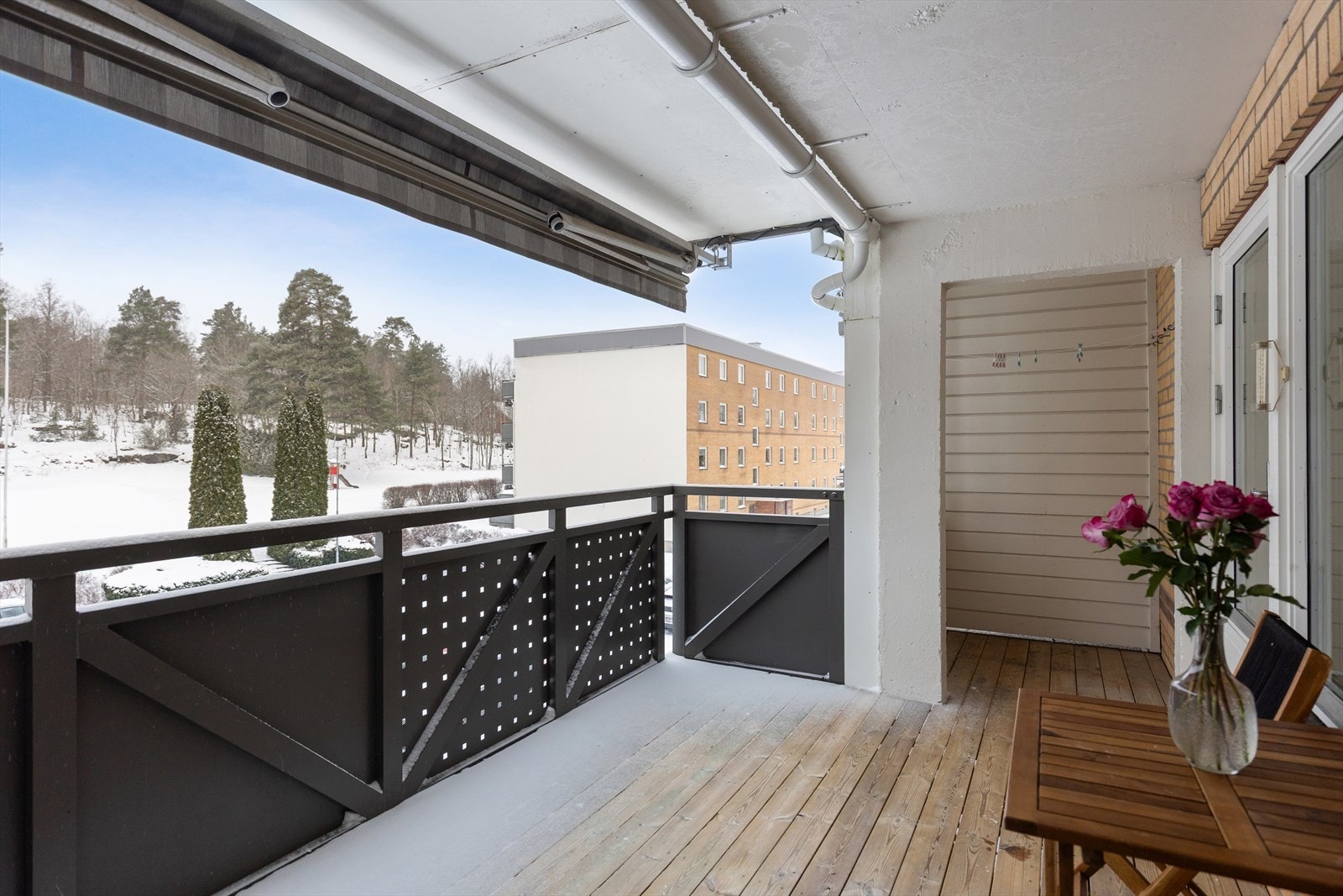 God plass til ønsket utemøblement. Galleribilde