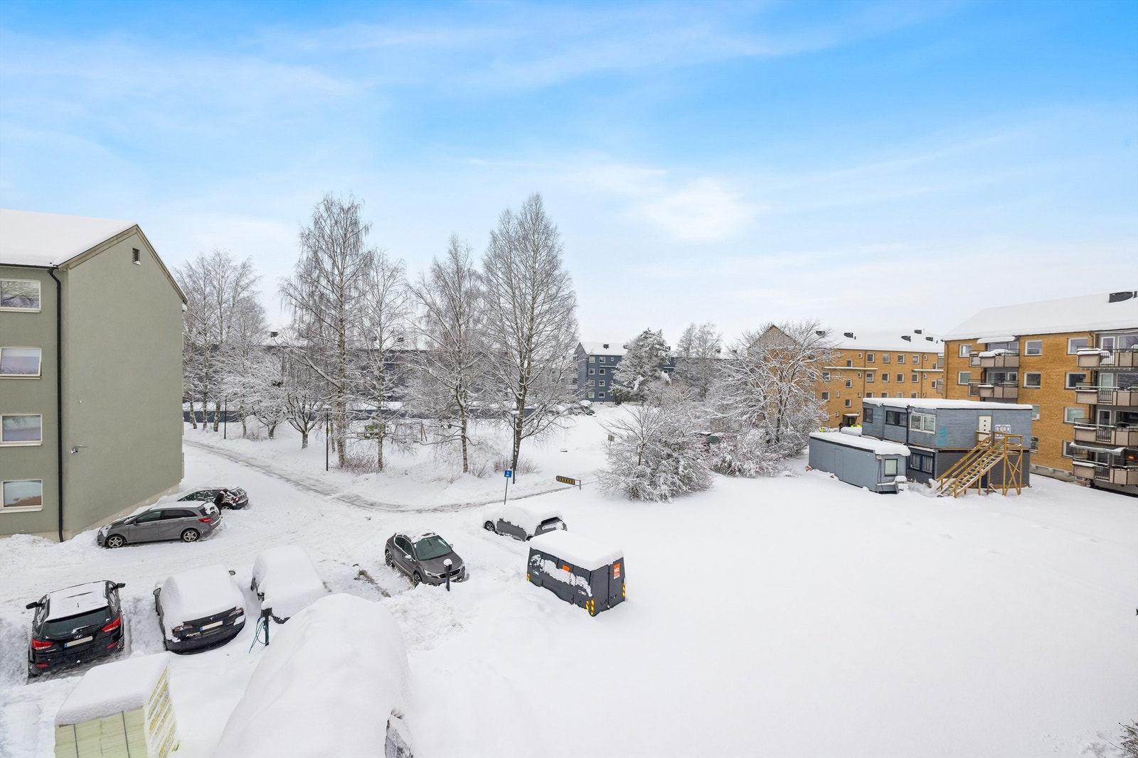 Beliggenheten er sentral i Lillestrøm, med gangavstand til et bredt utvalg av butikker og servicetilbud. Galleribilde