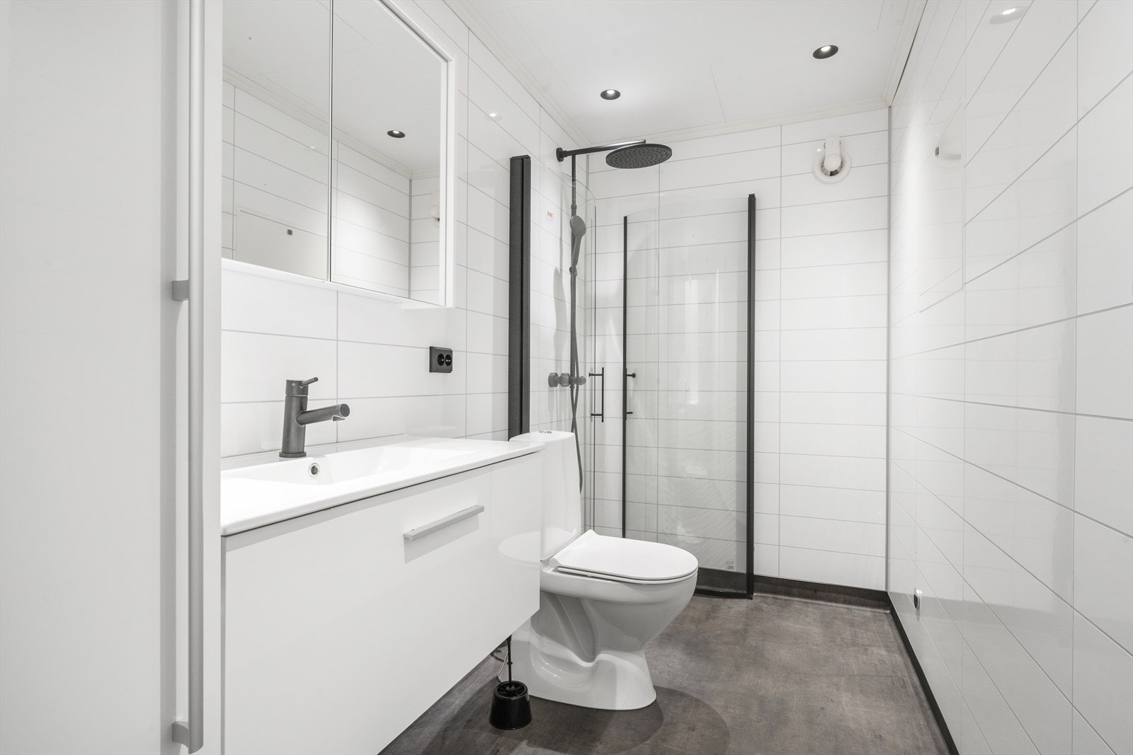 Lekkert bad i underetasjen med standard frå 2022 Galleribilde