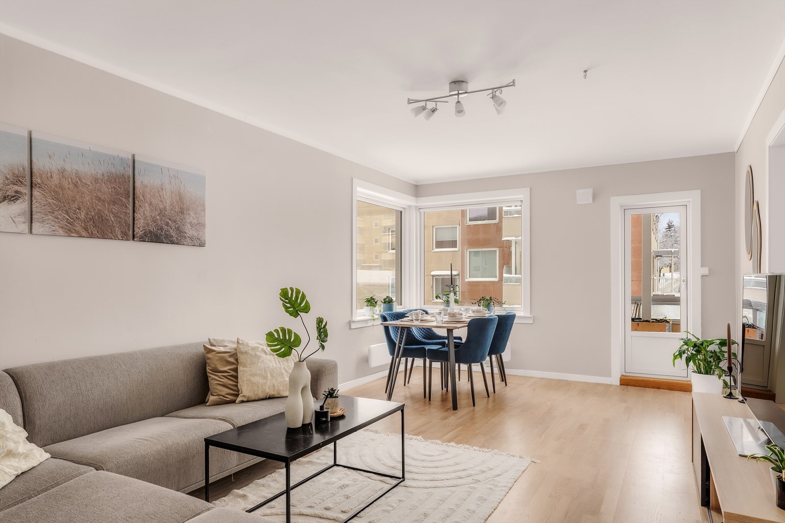 Velkommen til Formerveien 4 - Presentert av Bjørnar Hagerup Nilssen ved Nordvik. (Foto: Nadia Frantsen) Galleribilde