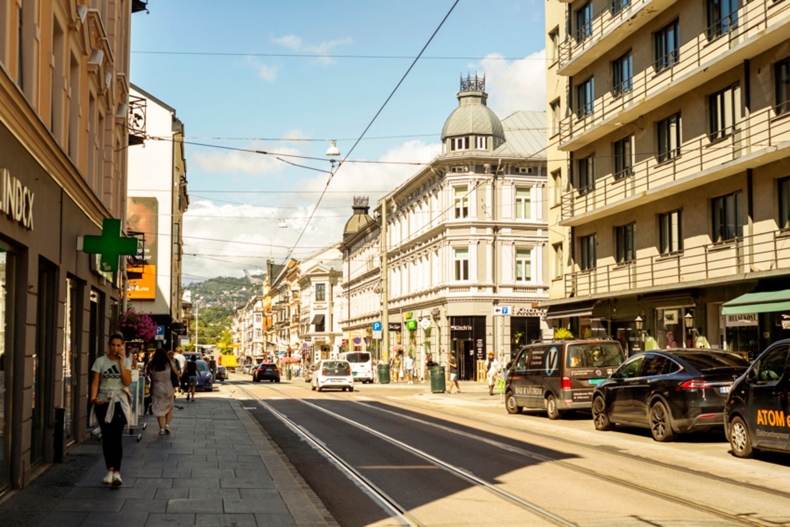 Bogstadveien ligger like i nærheten med et rikt utvalg av kafeer, konditorier, restauranter og butikker Galleribilde