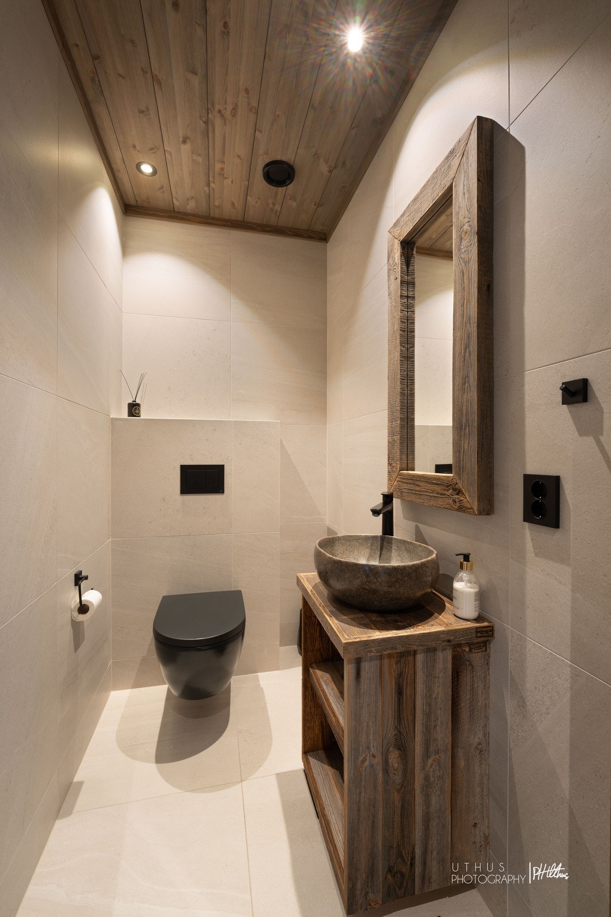 Toalett i forbindelse med badeavdelingen Galleribilde