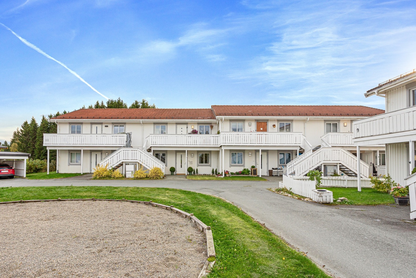 Praktisk plassering i 1. etasje i en velholdt flermannsbolig. Galleribilde