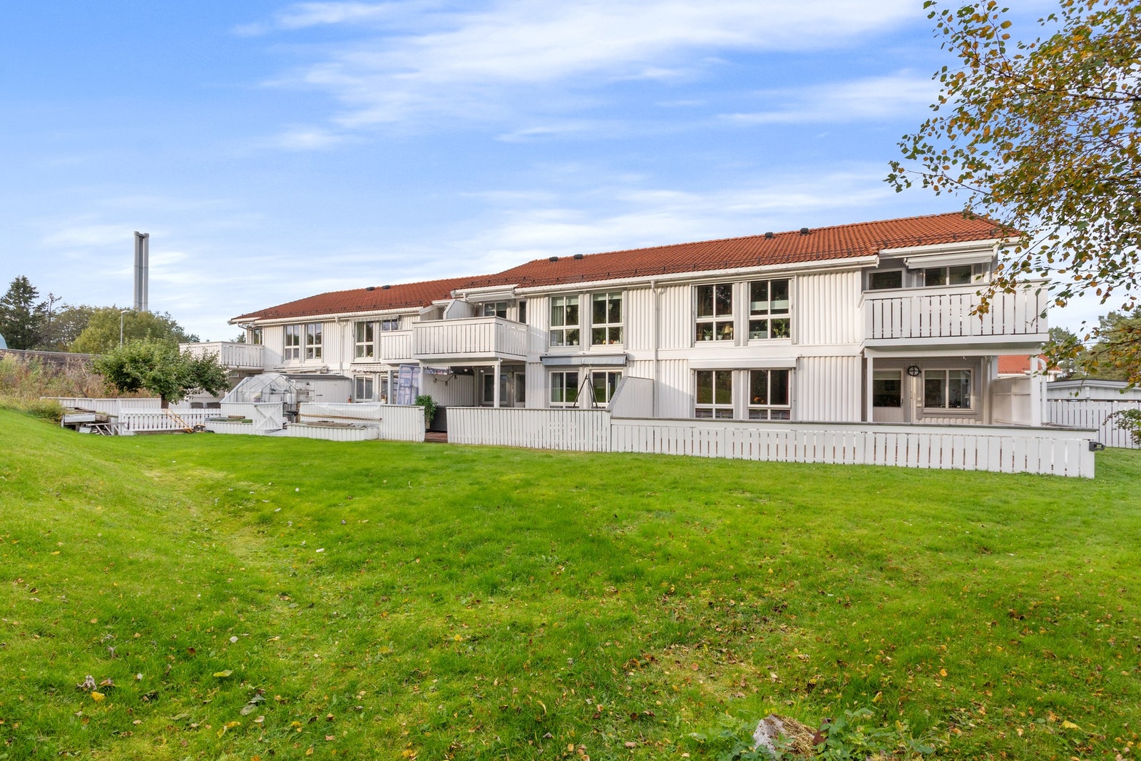 Leiligheten ligger i et attraktivt og rolig område med nærhet til Tillermarka. Galleribilde