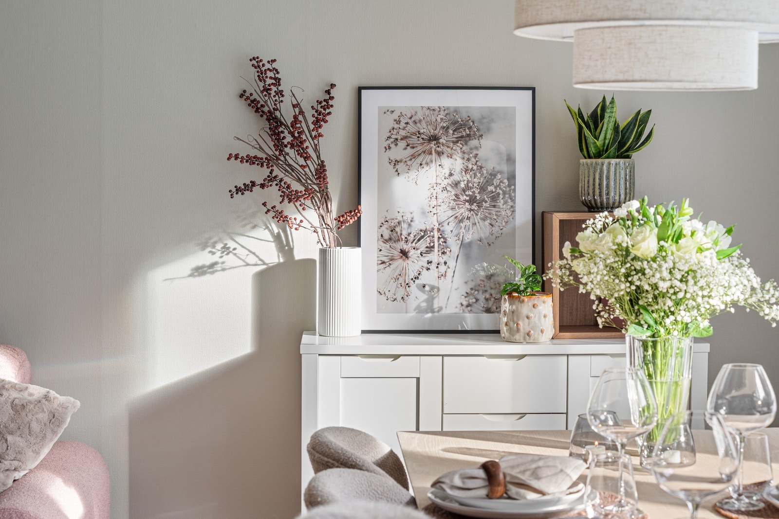 Sameiet har en kollektiv avtale med Telenor, der TV og internett er inkludert i de månedlige felleskostnadene. Galleribilde