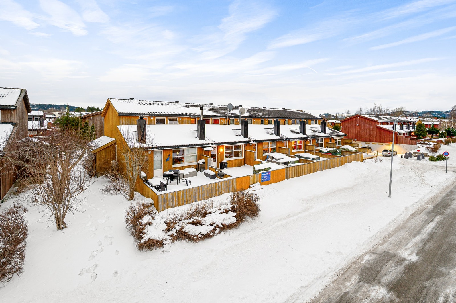 Her bor du barnevennlige og rolige omgivelser med skole og barnehage i umiddelbar nærhet. Galleribilde