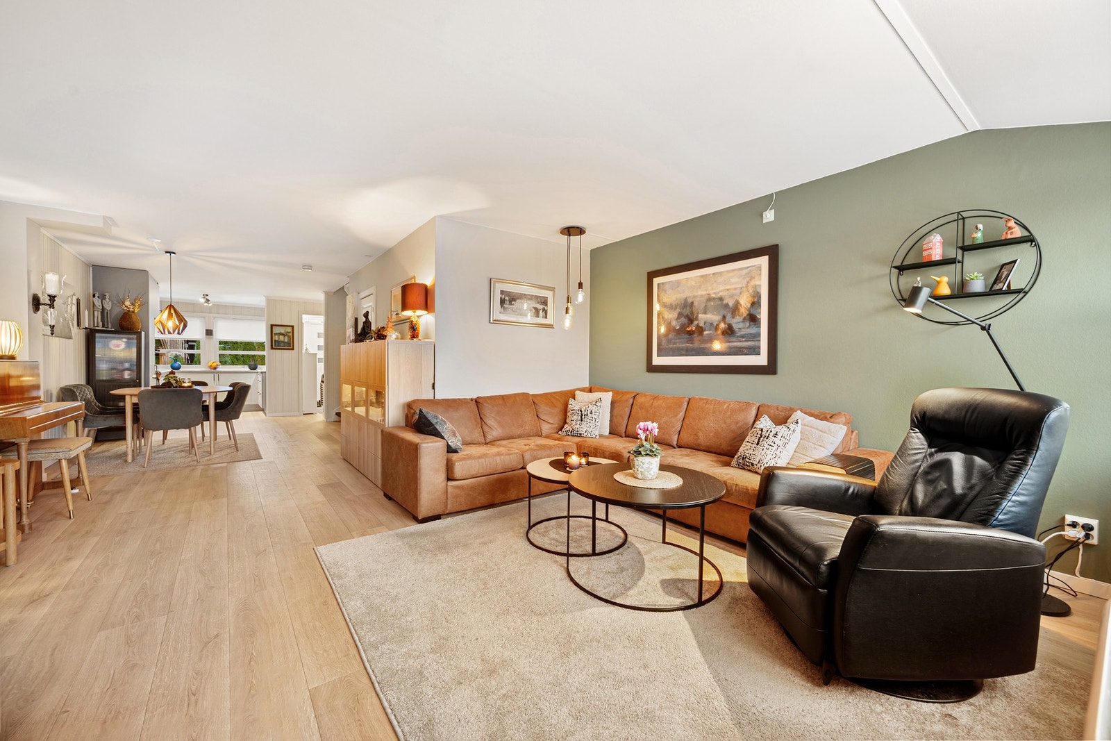 Lys og flott stue/spisestue på 39 kvm. Galleribilde