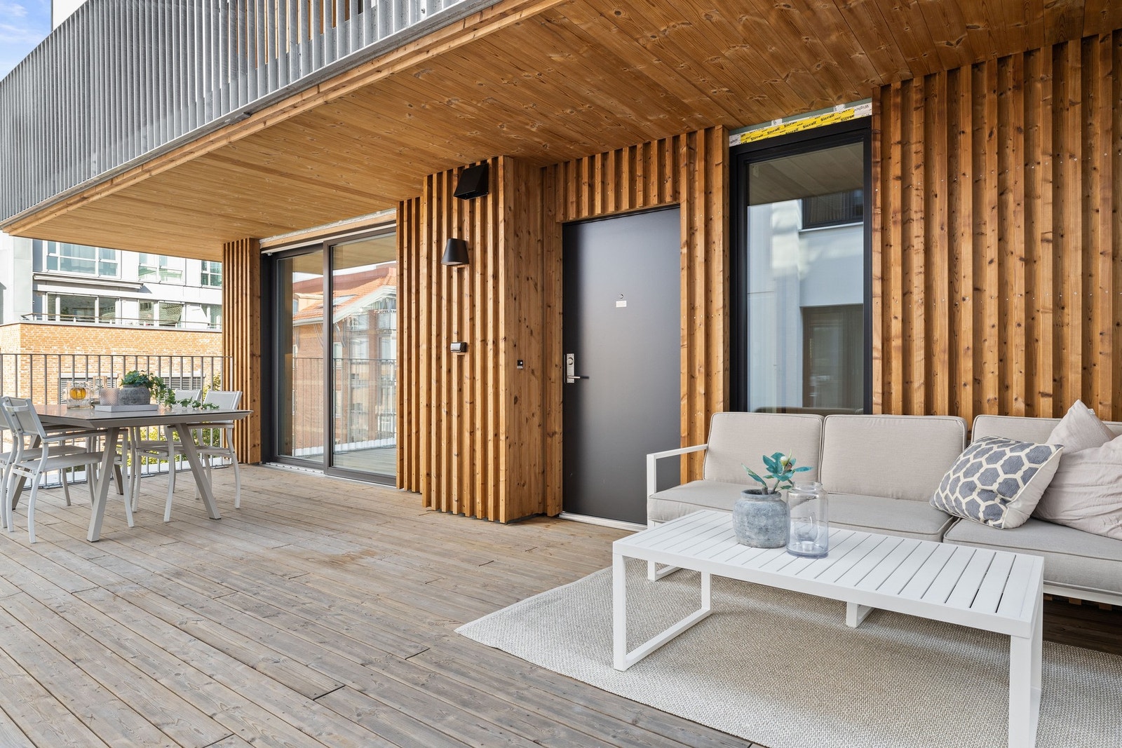 Deler av terrassen er under tak -
Bildene er fra prosjektsalget 2021 Galleribilde